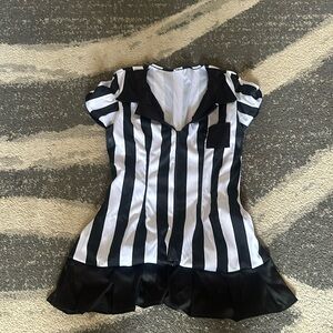 Referee costume. Size medium/large. Front zipper